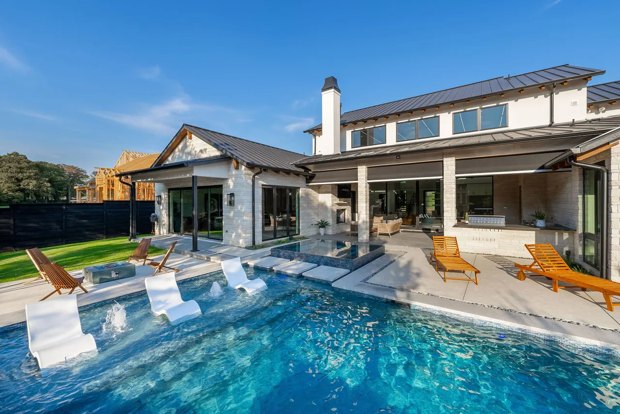 Swimming Pools by Verde Outdoors