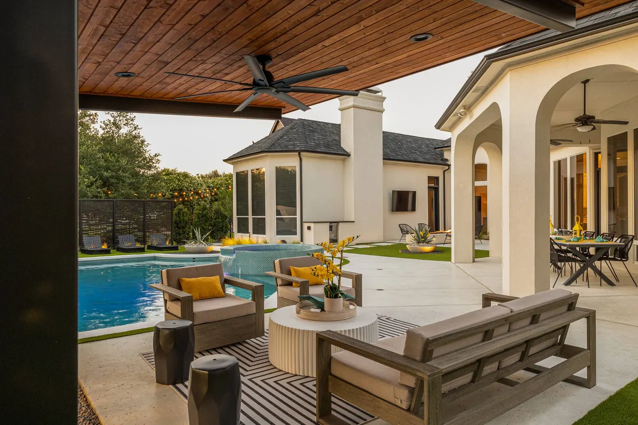 Jordan Way — custom pool in Frisco, TX by Verde Outdoors (photo 7)