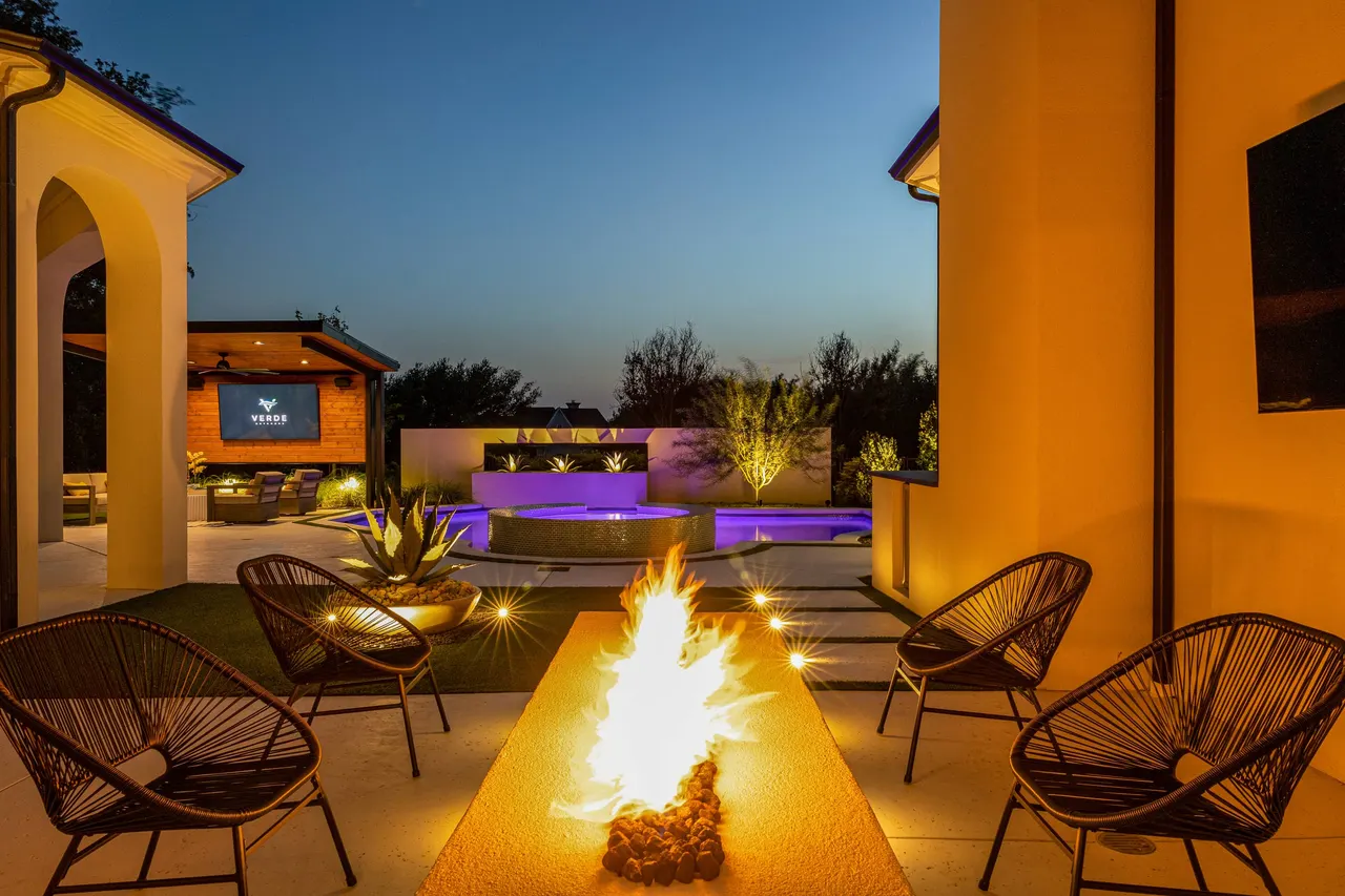 Jordan Way — custom pool in Frisco, TX by Verde Outdoors (photo 12)