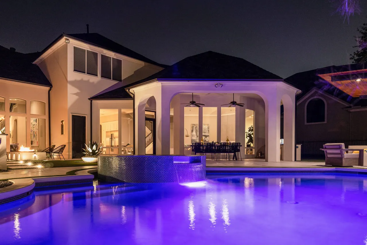 Jordan Way — custom pool in Frisco, TX by Verde Outdoors (photo 17)