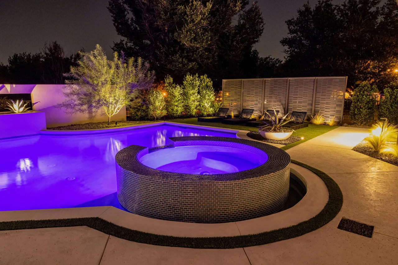 Jordan Way — custom pool in Frisco, TX by Verde Outdoors (photo 20)