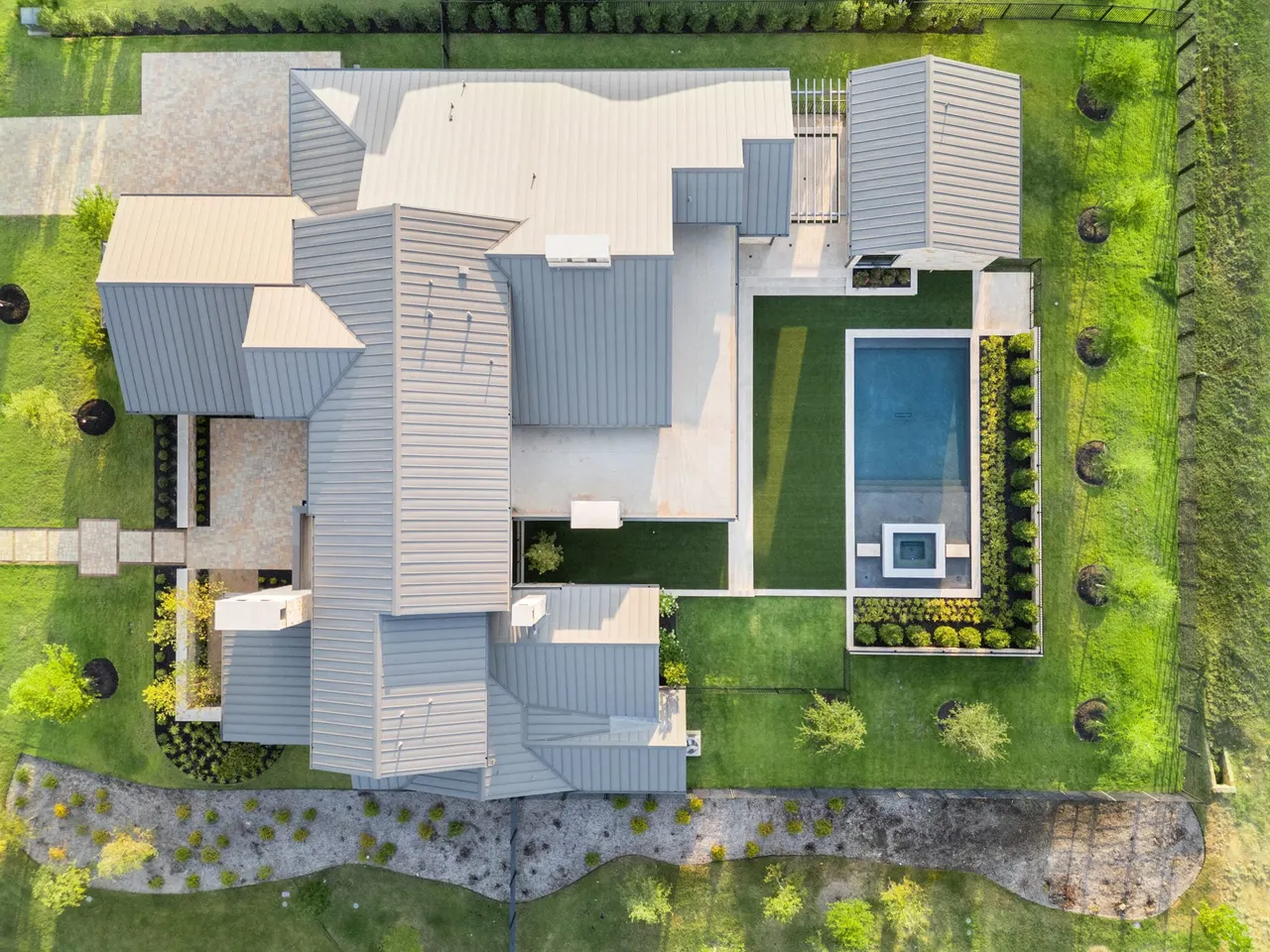 Magnolia — custom pool in Westlake, TX by Verde Outdoors (photo 7)
