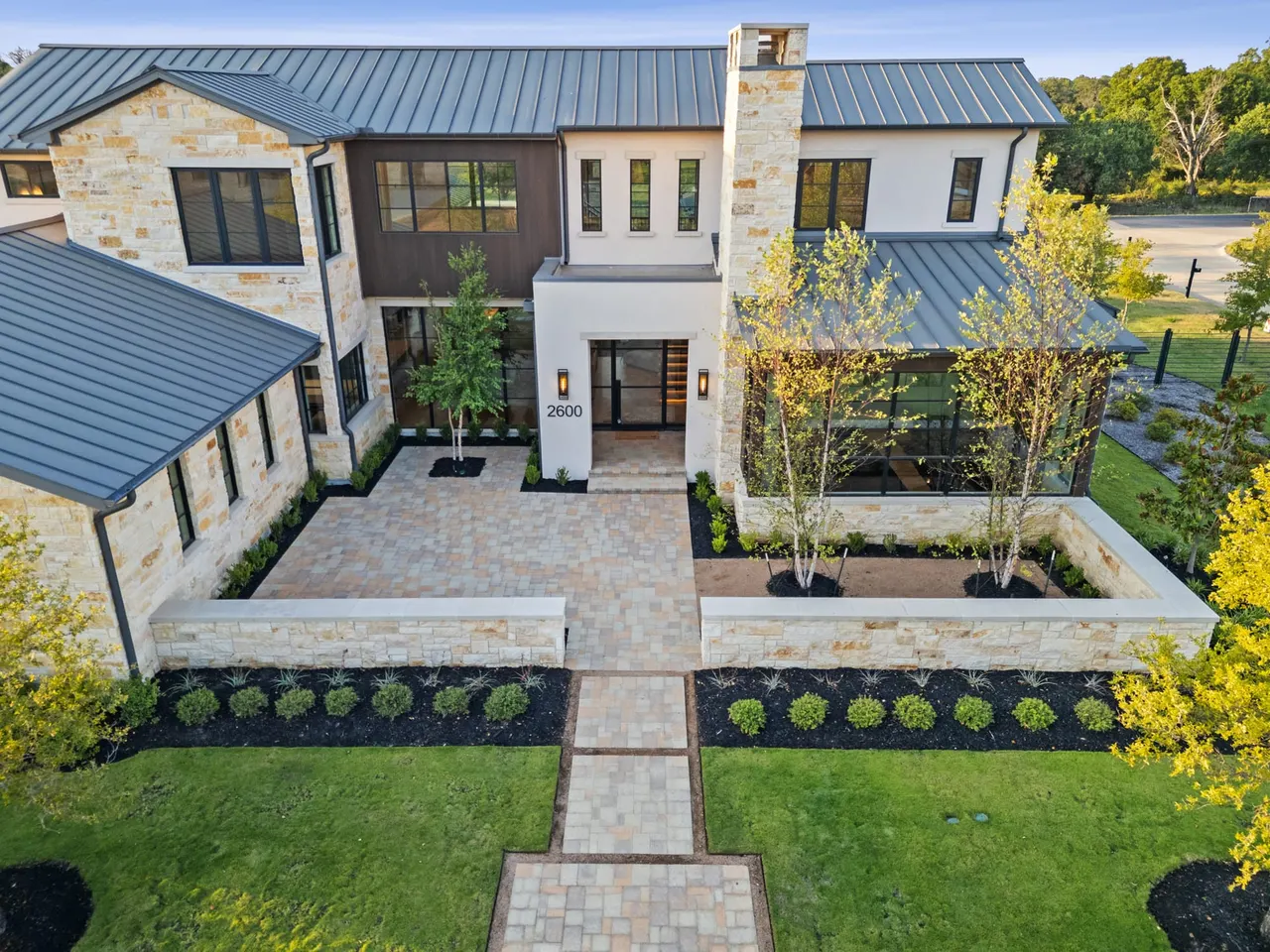 Magnolia — custom pool in Westlake, TX by Verde Outdoors (photo 10)