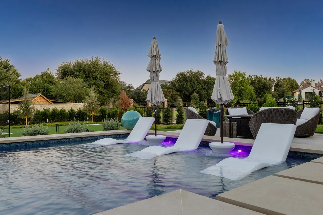 Oak Alley — Sports Retreat — custom pool in Colleyville, TX by Verde Outdoors (photo 4)