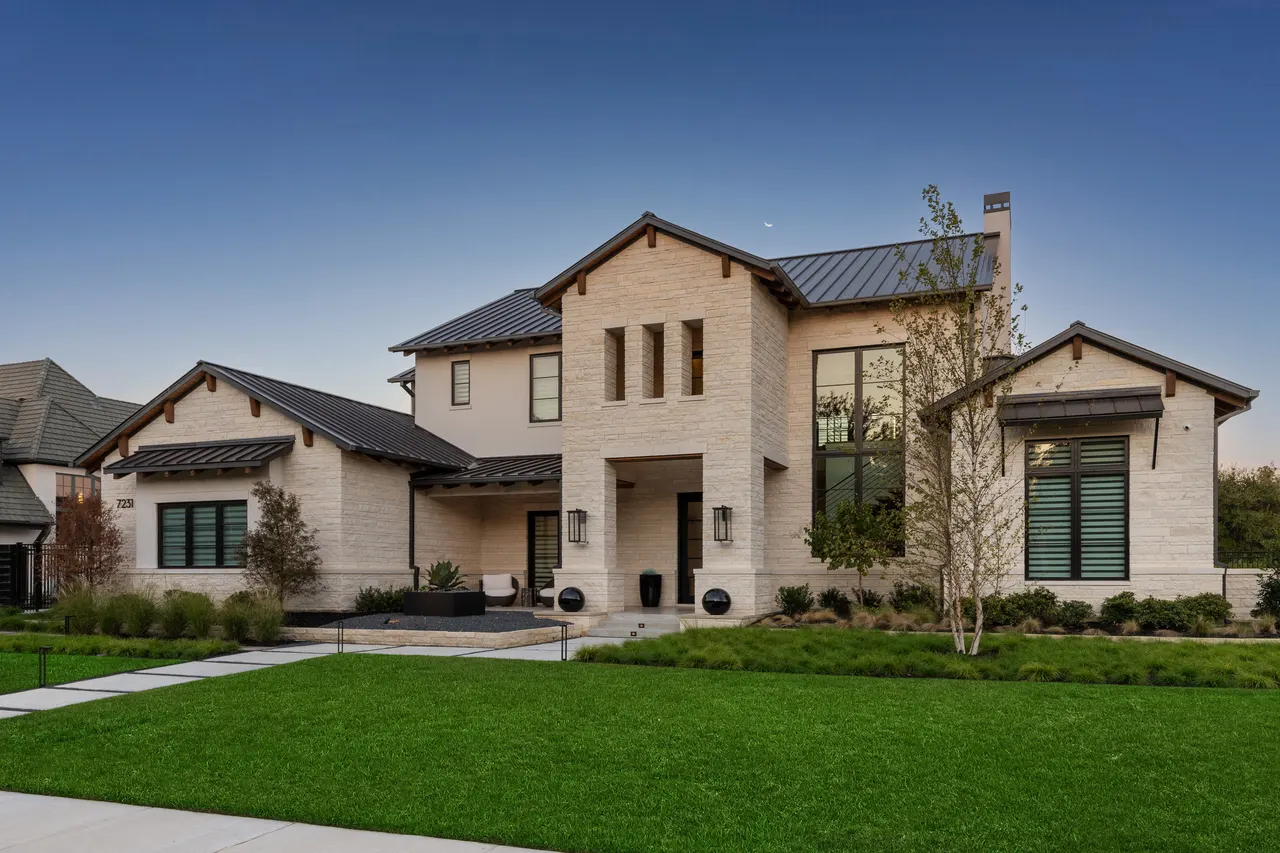 Oak Alley — Sports Retreat — custom pool in Colleyville, TX by Verde Outdoors (photo 7)