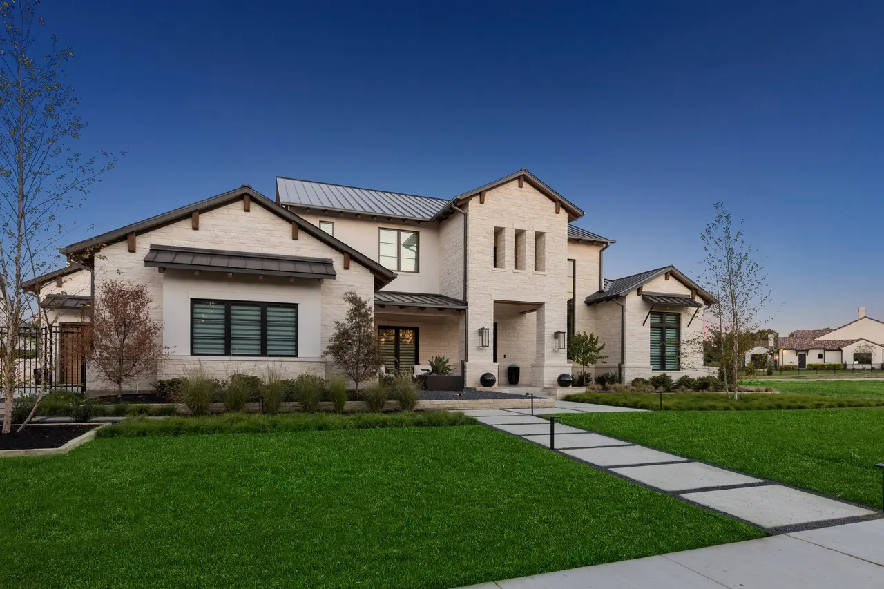 Oak Alley — Sports Retreat — custom pool in Colleyville, TX by Verde Outdoors (photo 10)