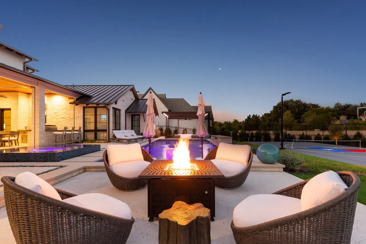Oak Alley — Sports Retreat — custom pool in Colleyville, TX by Verde Outdoors (photo 18)