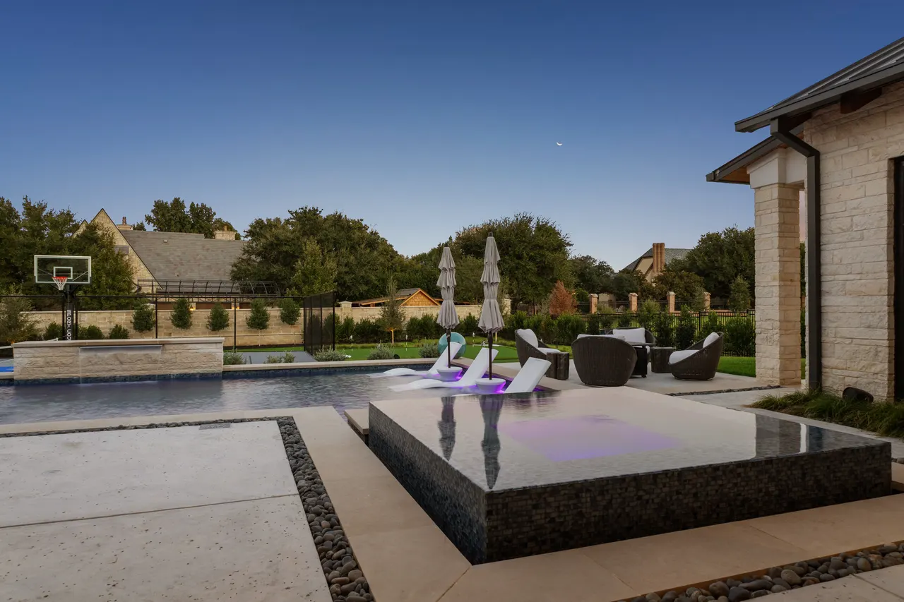 Oak Alley — Sports Retreat — custom pool in Colleyville, TX by Verde Outdoors (photo 19)