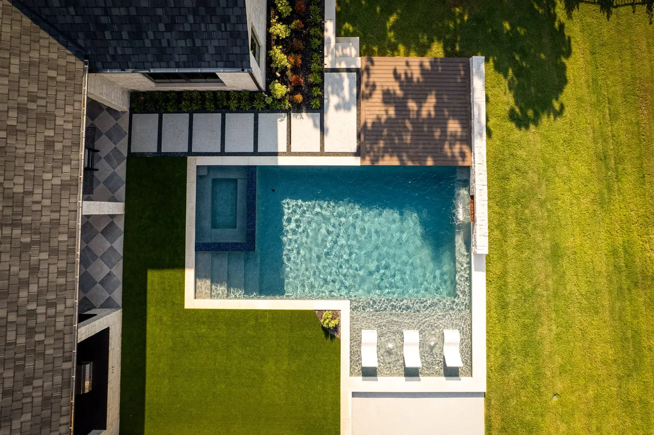 Oakbrook Hills Model — custom pool in Keller, TX by Verde Outdoors (photo 7)