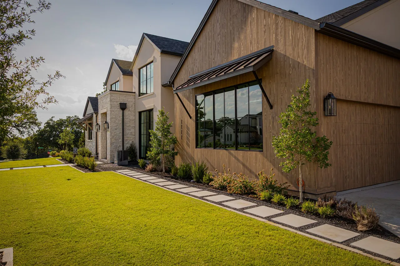 Oakbrook Hills Model — custom pool in Keller, TX by Verde Outdoors (photo 8)