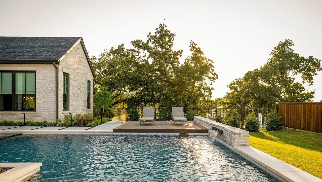 Oakbrook Hills Model — custom pool in Keller, TX by Verde Outdoors (photo 21)