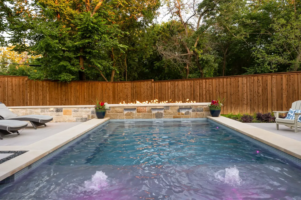 Oakbrook Hills — custom pool in Keller, TX by Verde Outdoors (photo 6)