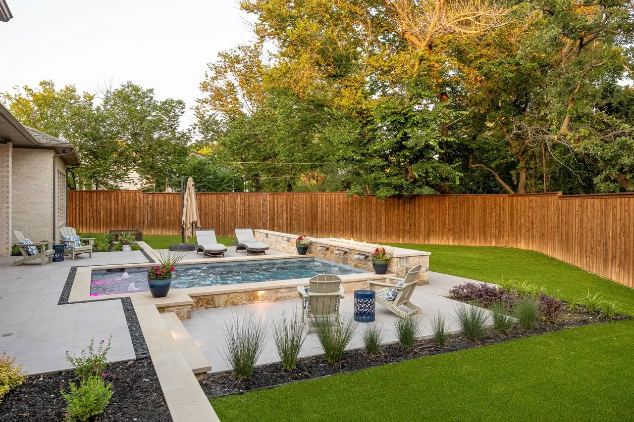 Oakbrook Hills — custom pool in Keller, TX by Verde Outdoors (photo 12)