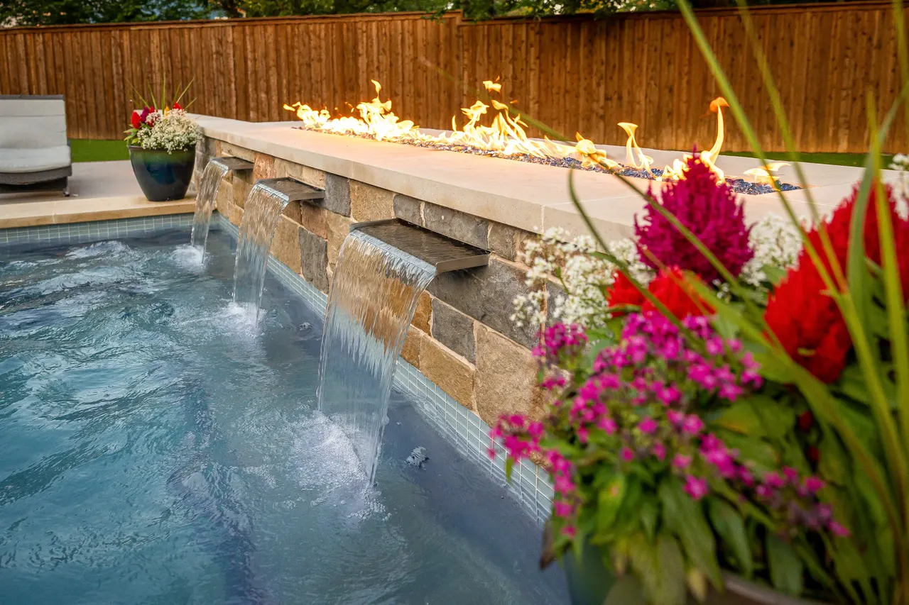 Oakbrook Hills — custom pool in Keller, TX by Verde Outdoors (photo 13)