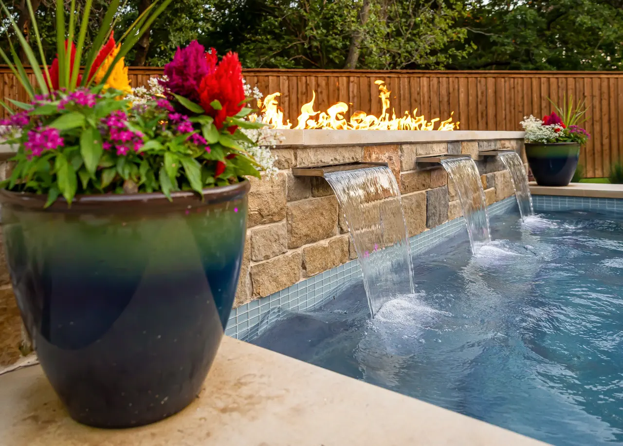Oakbrook Hills — custom pool in Keller, TX by Verde Outdoors (photo 15)