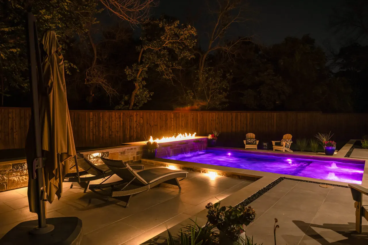 Oakbrook Hills — custom pool in Keller, TX by Verde Outdoors (photo 18)