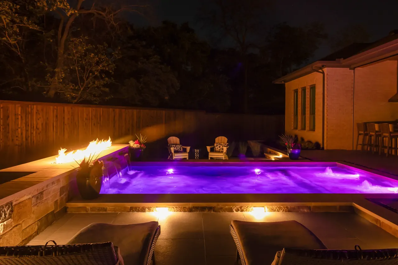 Oakbrook Hills — custom pool in Keller, TX by Verde Outdoors (photo 19)