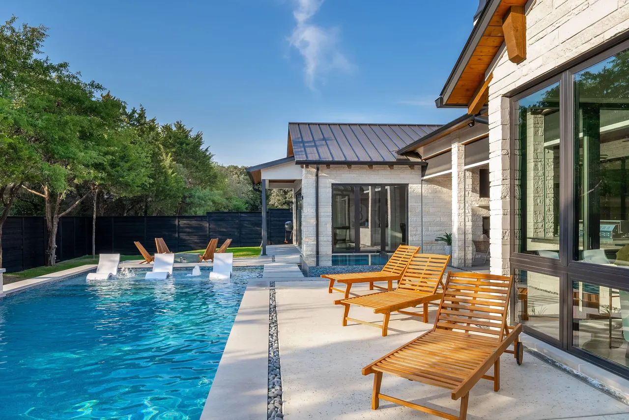 Park Grove — custom pool in Southlake, TX by Verde Outdoors (photo 8)