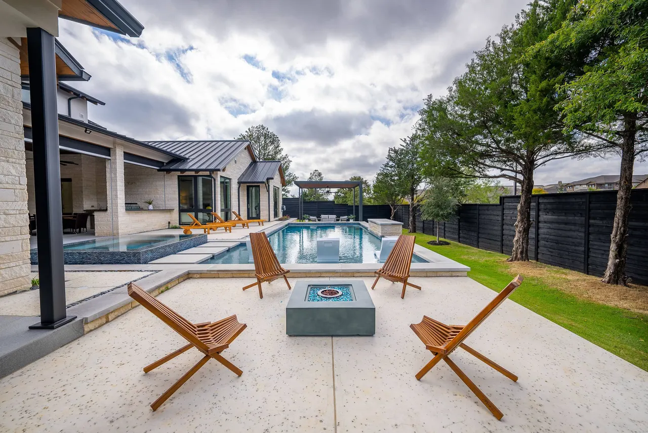 Park Grove — custom pool in Southlake, TX by Verde Outdoors (photo 13)