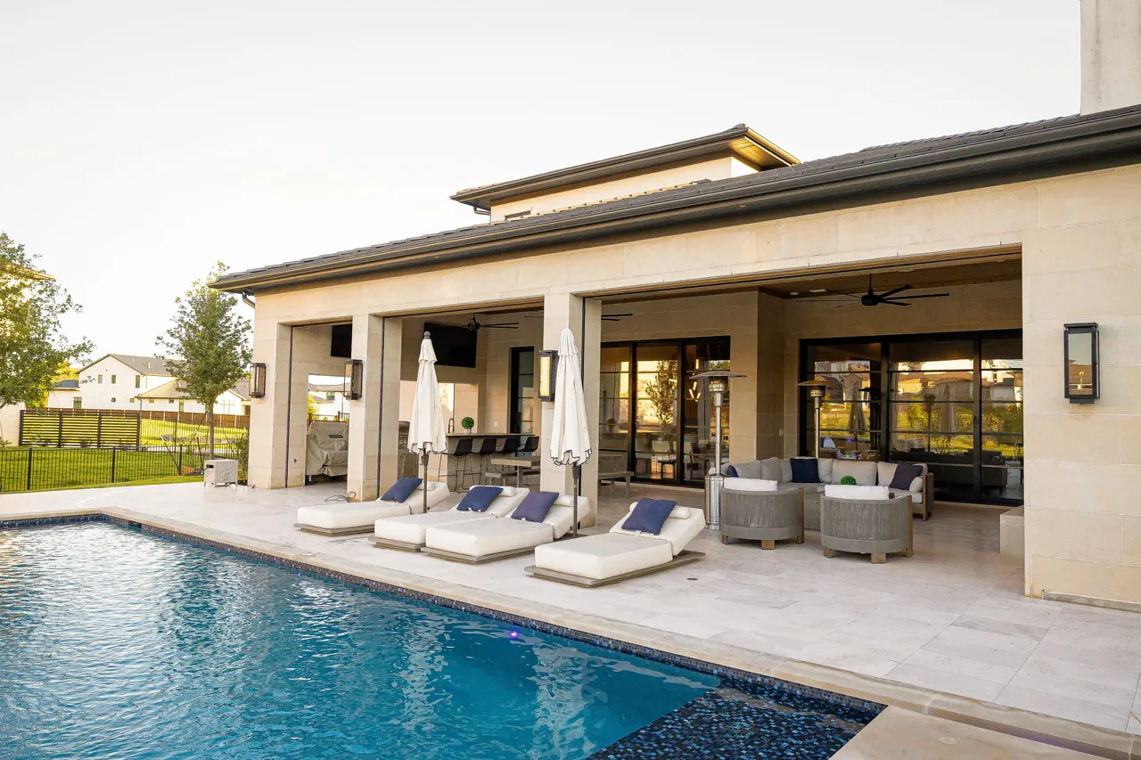 Park Vista — custom pool in Southlake, TX by Verde Outdoors (photo 5)