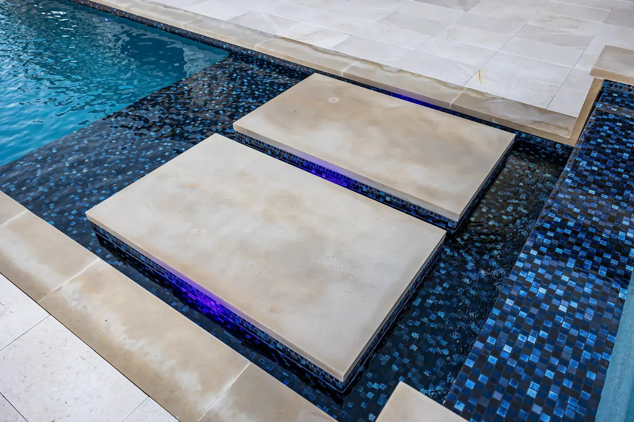 Park Vista — custom pool in Southlake, TX by Verde Outdoors (photo 14)