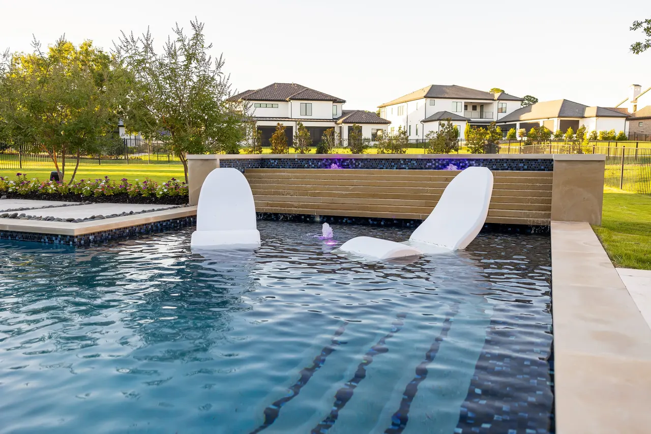 Park Vista — custom pool in Southlake, TX by Verde Outdoors (photo 17)