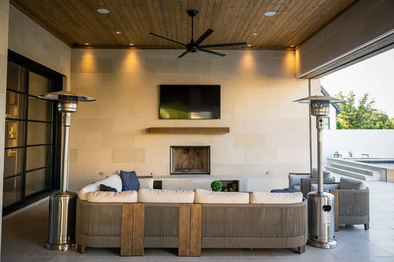 Park Vista — custom pool in Southlake, TX by Verde Outdoors (photo 18)