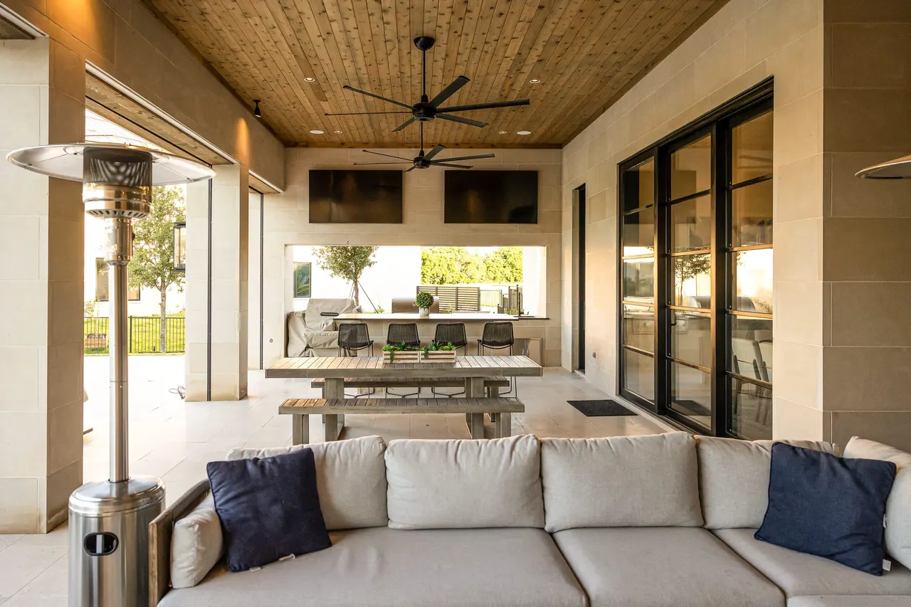 Park Vista — custom pool in Southlake, TX by Verde Outdoors (photo 19)