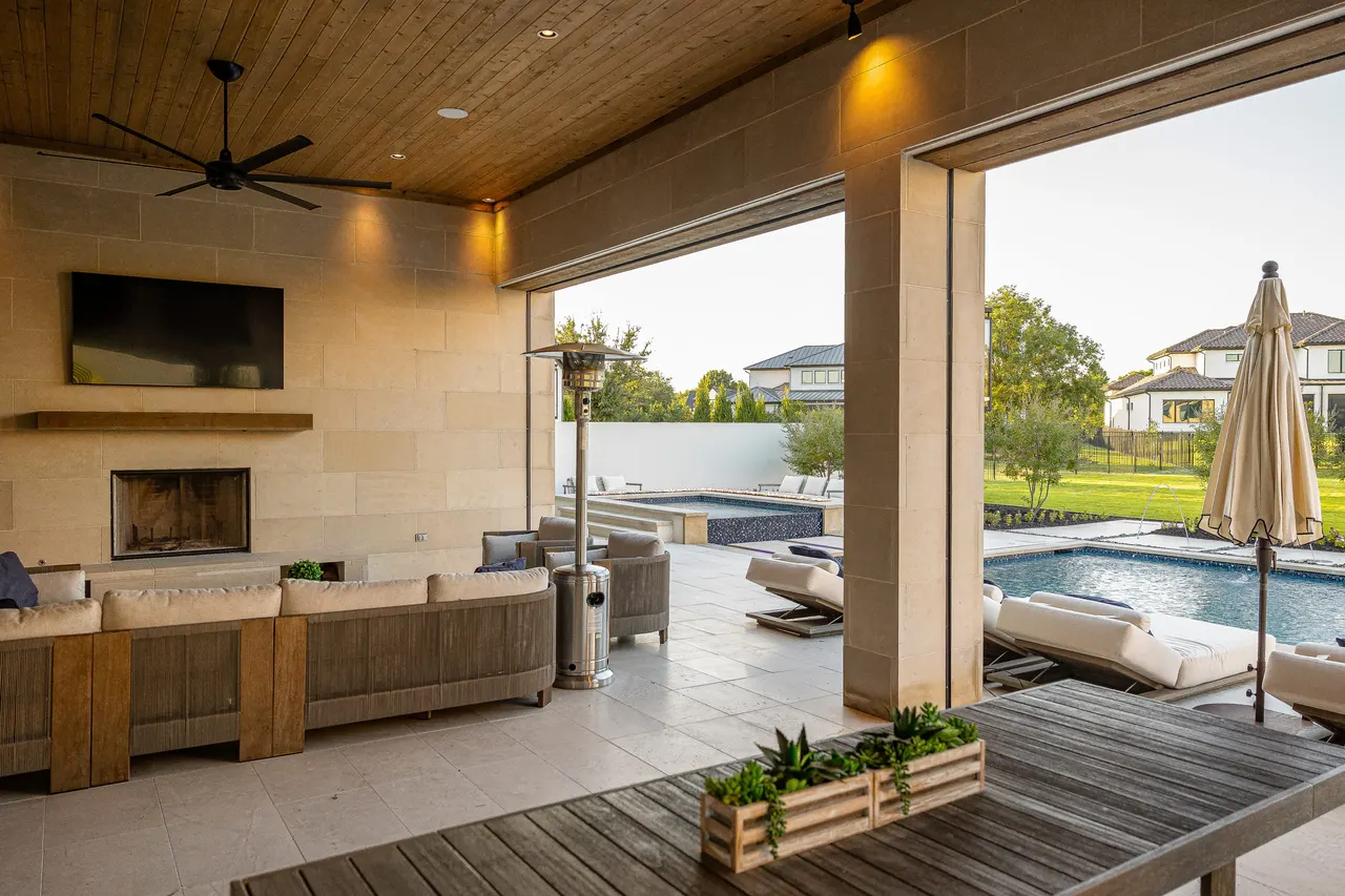 Park Vista — custom pool in Southlake, TX by Verde Outdoors (photo 20)