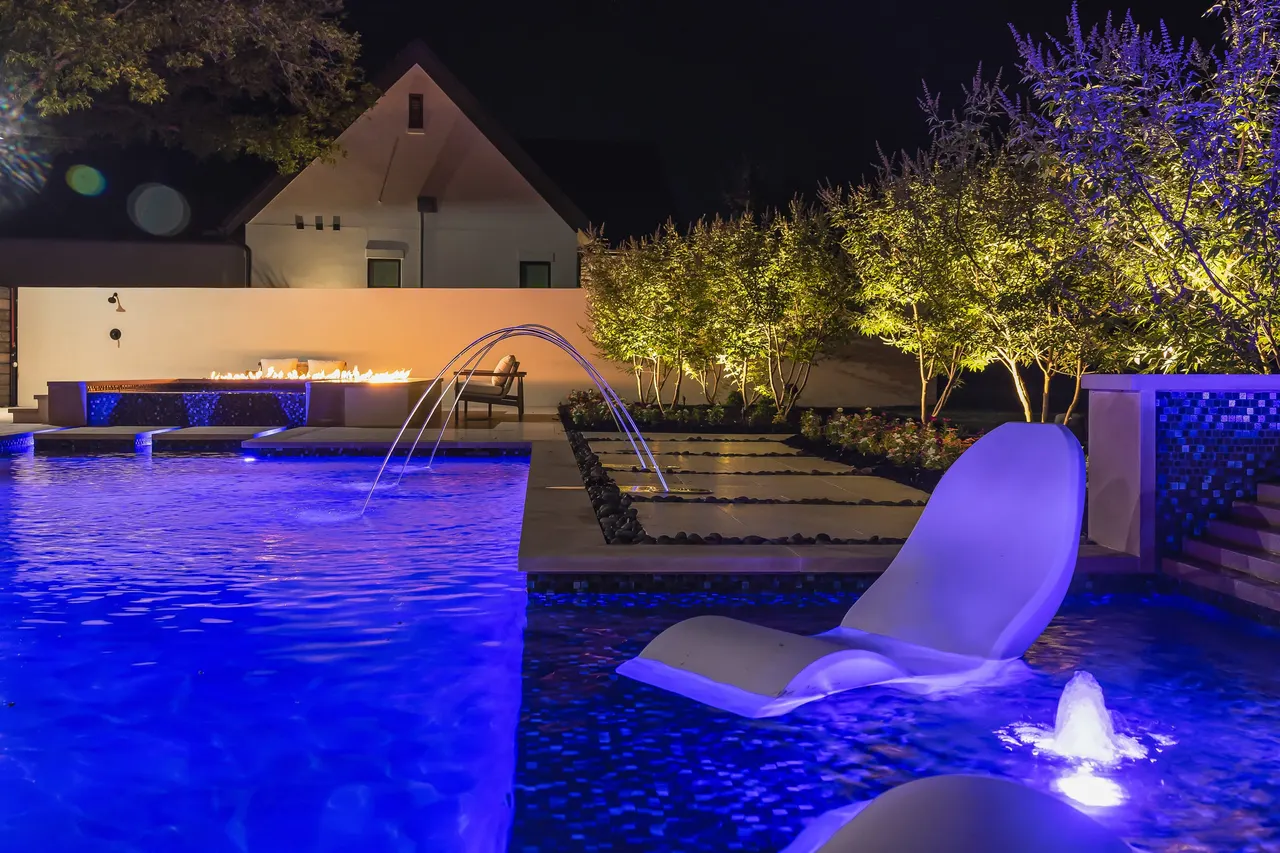 Park Vista — custom pool in Southlake, TX by Verde Outdoors (photo 27)