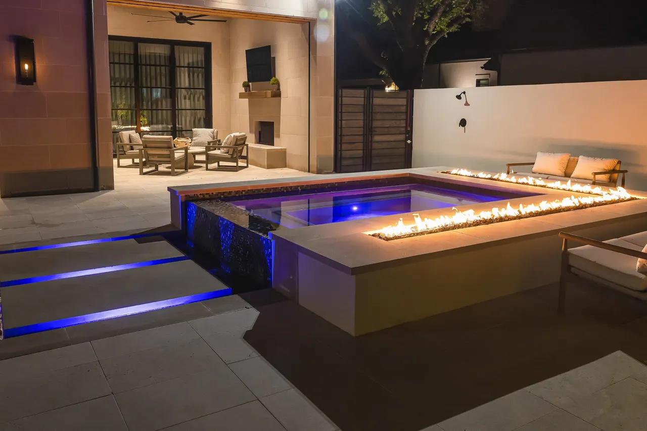 Park Vista — custom pool in Southlake, TX by Verde Outdoors (photo 30)