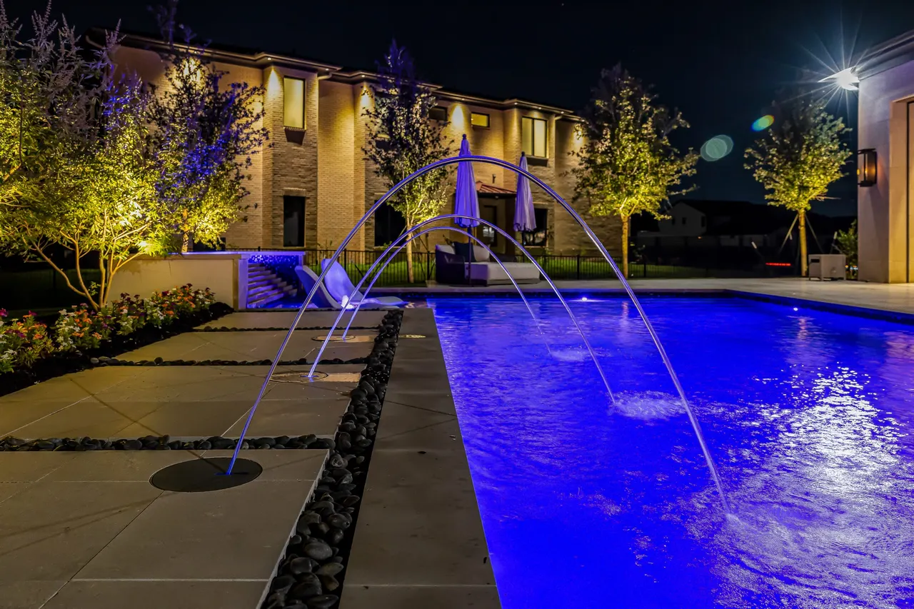Park Vista — custom pool in Southlake, TX by Verde Outdoors (photo 31)