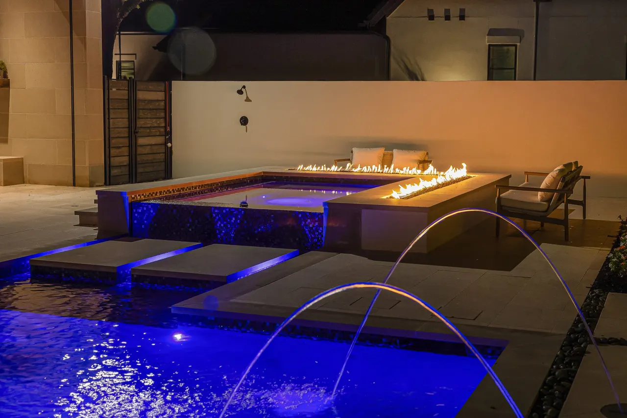 Park Vista — custom pool in Southlake, TX by Verde Outdoors (photo 32)
