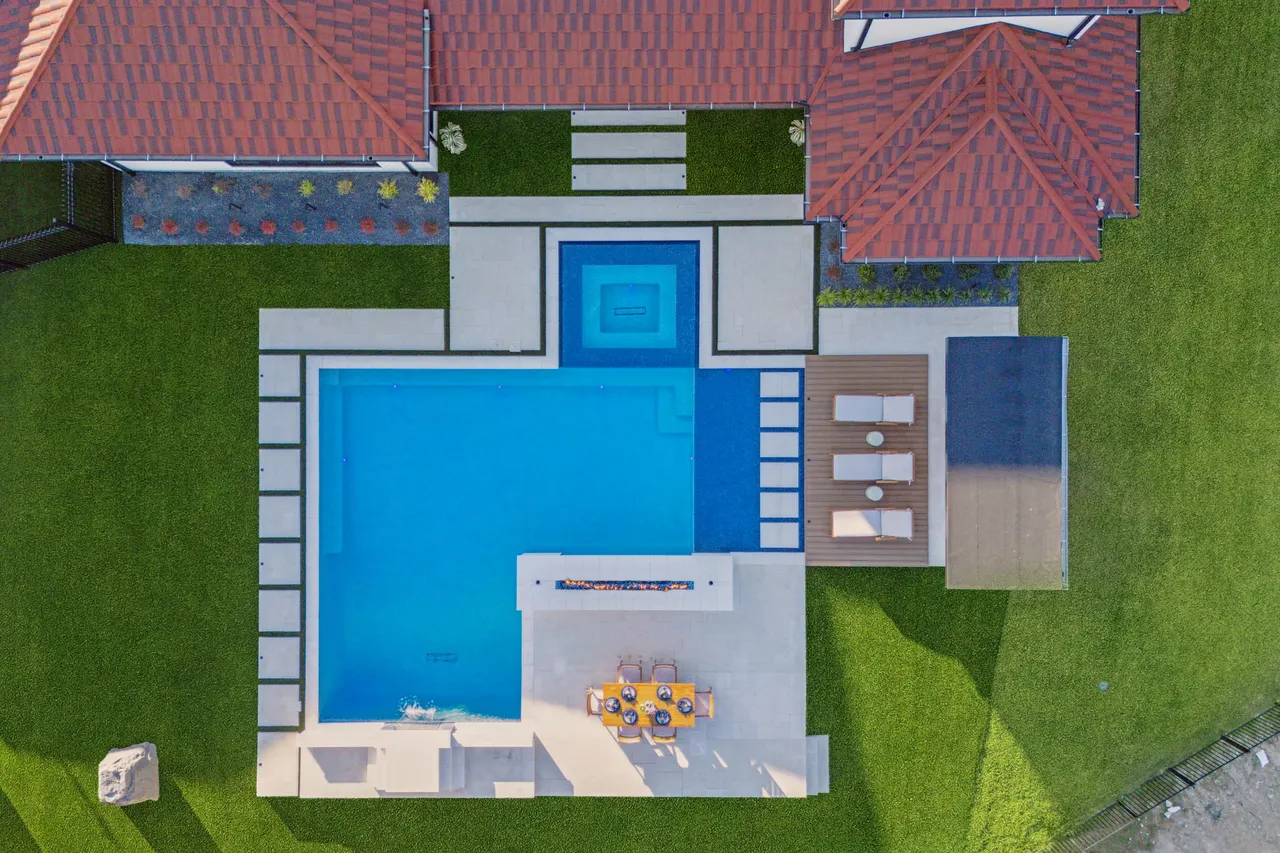 Ridgetop — custom pool in Roanoke, TX by Verde Outdoors (photo 4)