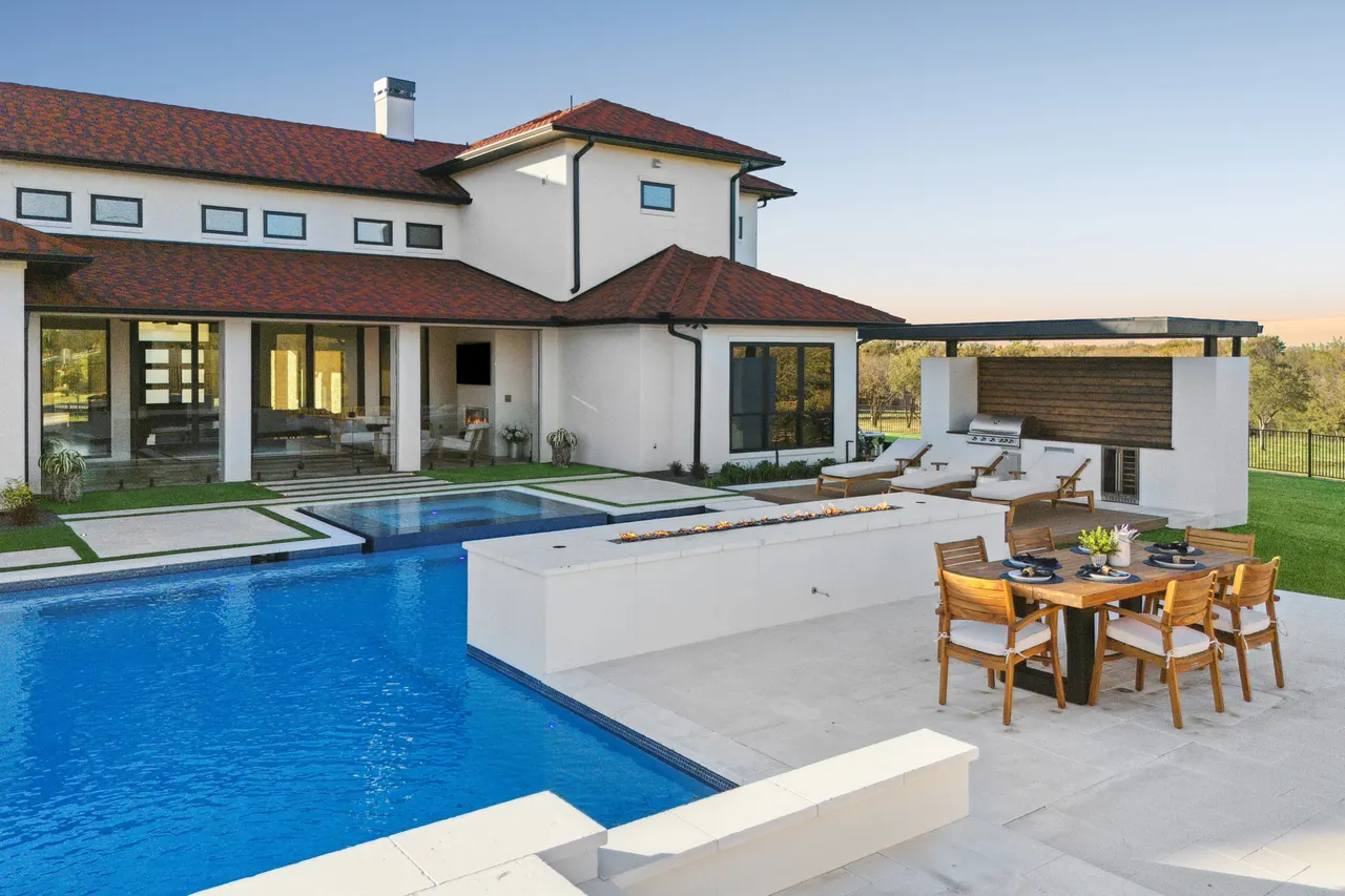 Ridgetop — custom pool in Roanoke, TX by Verde Outdoors (photo 6)