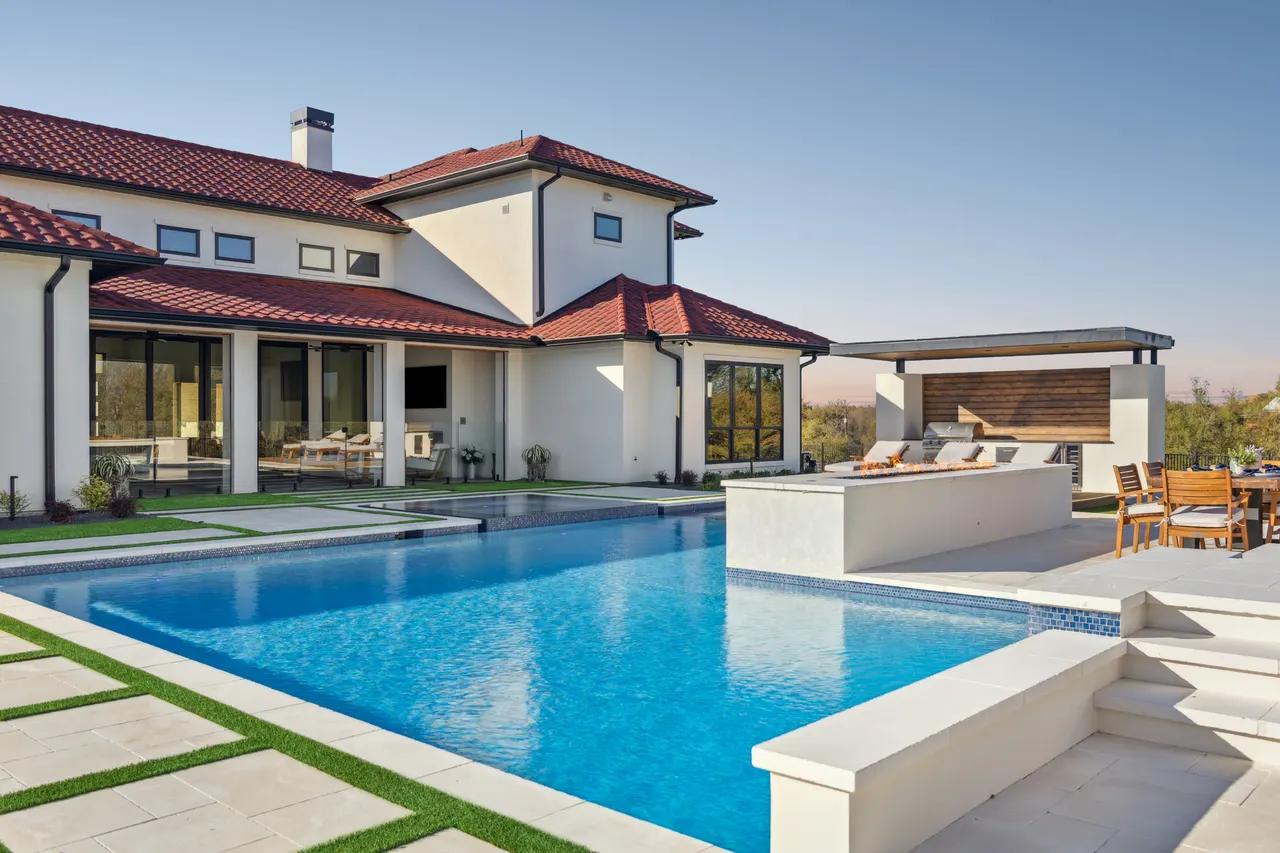 Ridgetop — custom pool in Roanoke, TX by Verde Outdoors (photo 11)