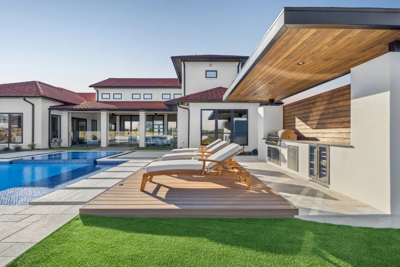 Ridgetop — custom pool in Roanoke, TX by Verde Outdoors (photo 14)