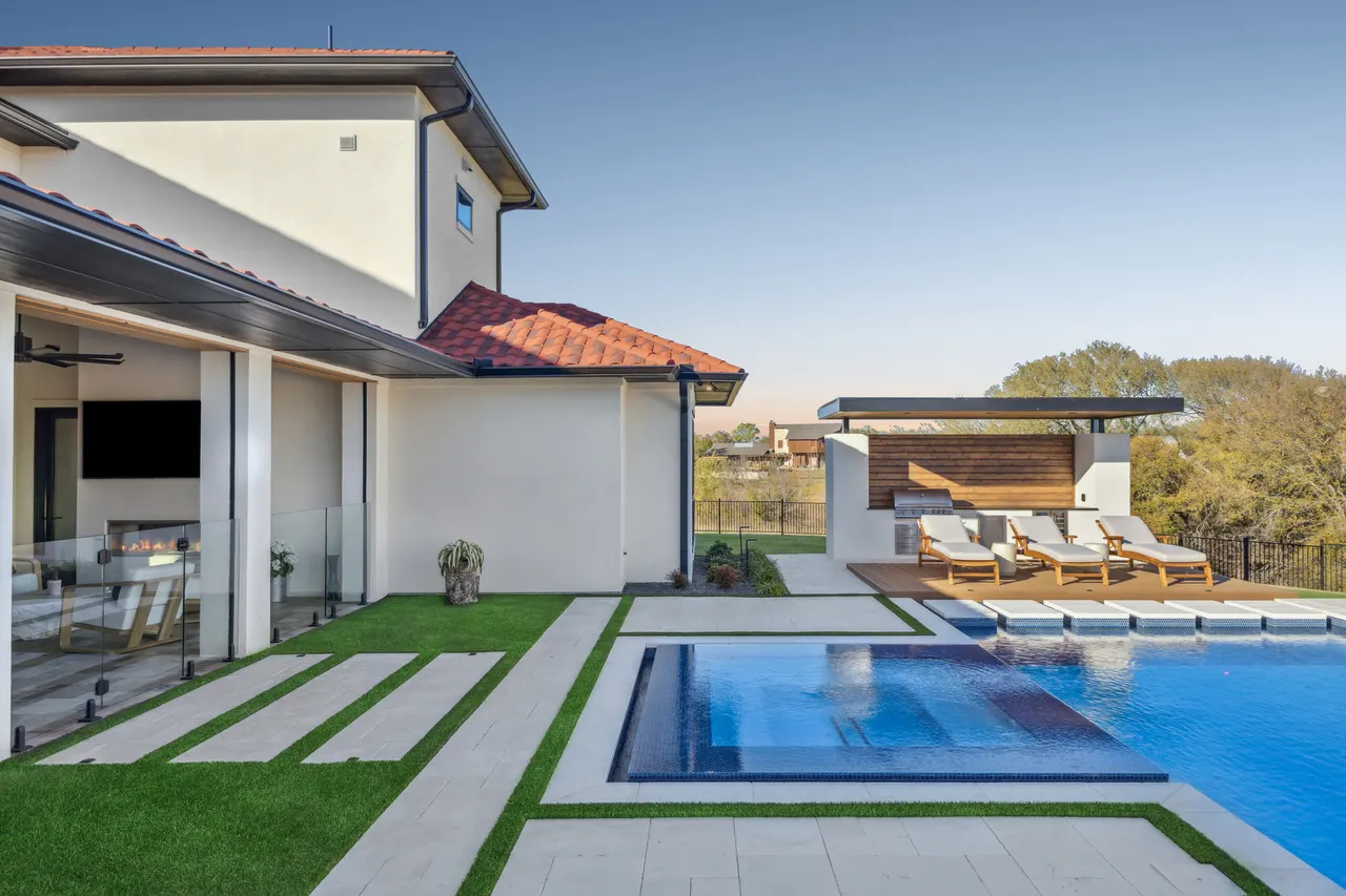Ridgetop — custom pool in Roanoke, TX by Verde Outdoors (photo 15)