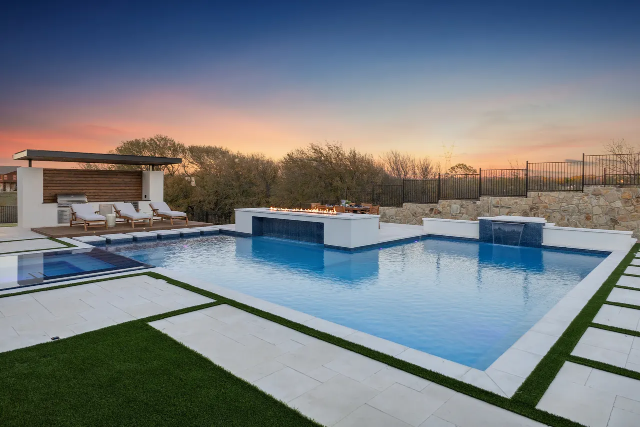Ridgetop — custom pool in Roanoke, TX by Verde Outdoors (photo 24)