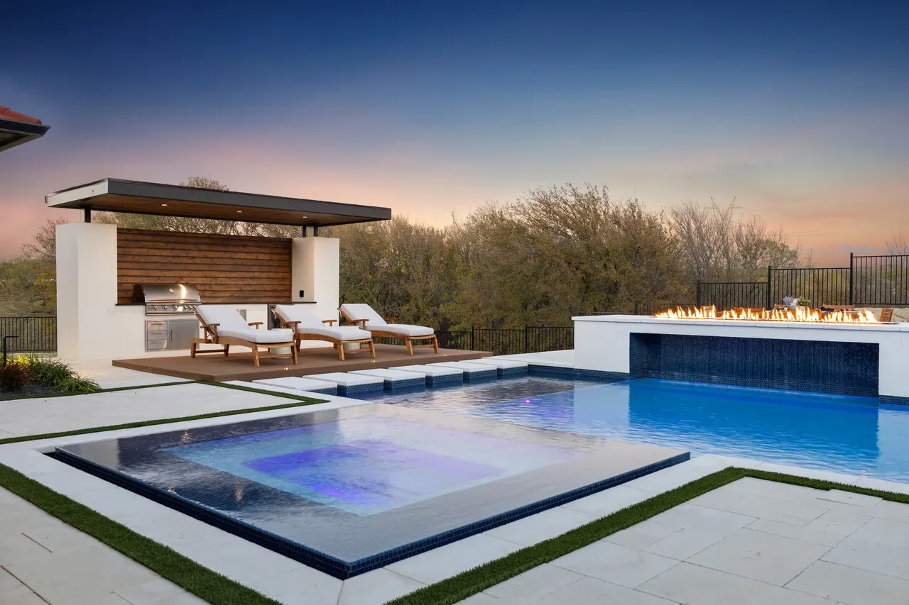 Ridgetop — custom pool in Roanoke, TX by Verde Outdoors (photo 27)