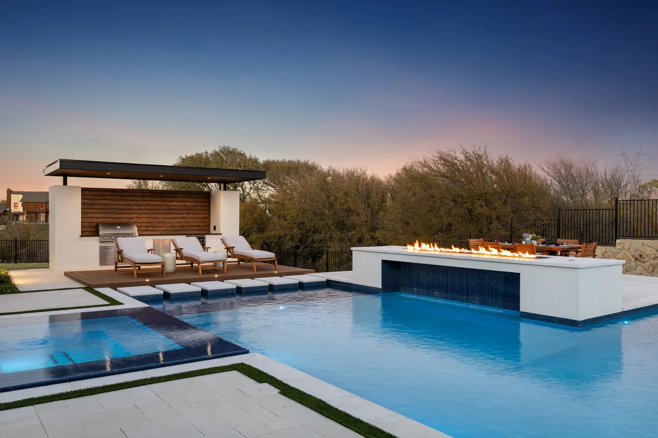 Ridgetop — custom pool in Roanoke, TX by Verde Outdoors (photo 29)